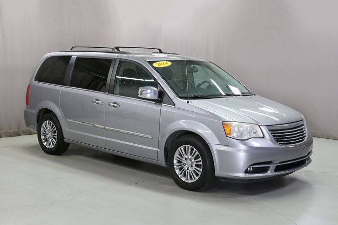 2014 Chrysler Town and Country Touring-L