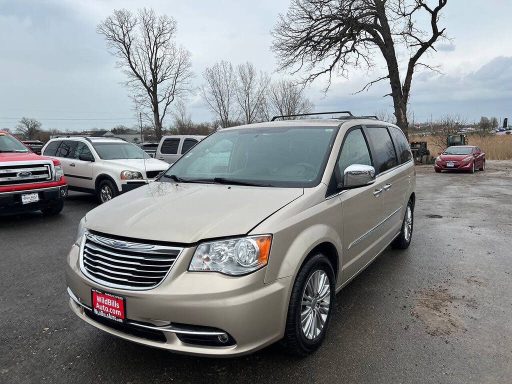 2015 Chrysler Town and Country Touring-L