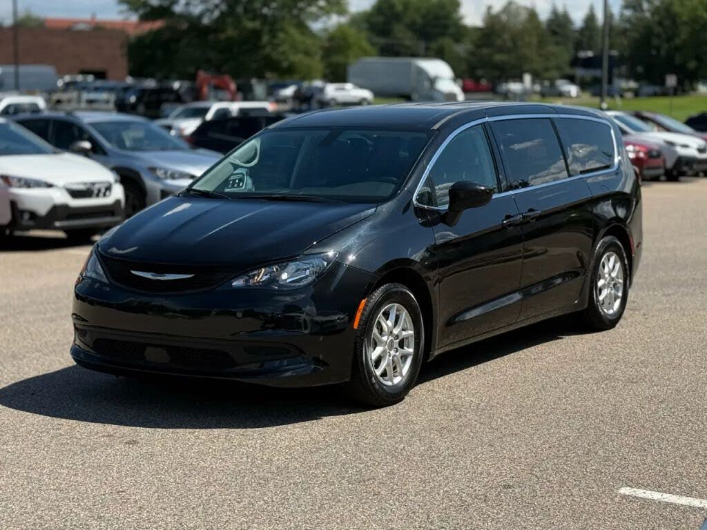 2022 Chrysler Voyager LX Fleet