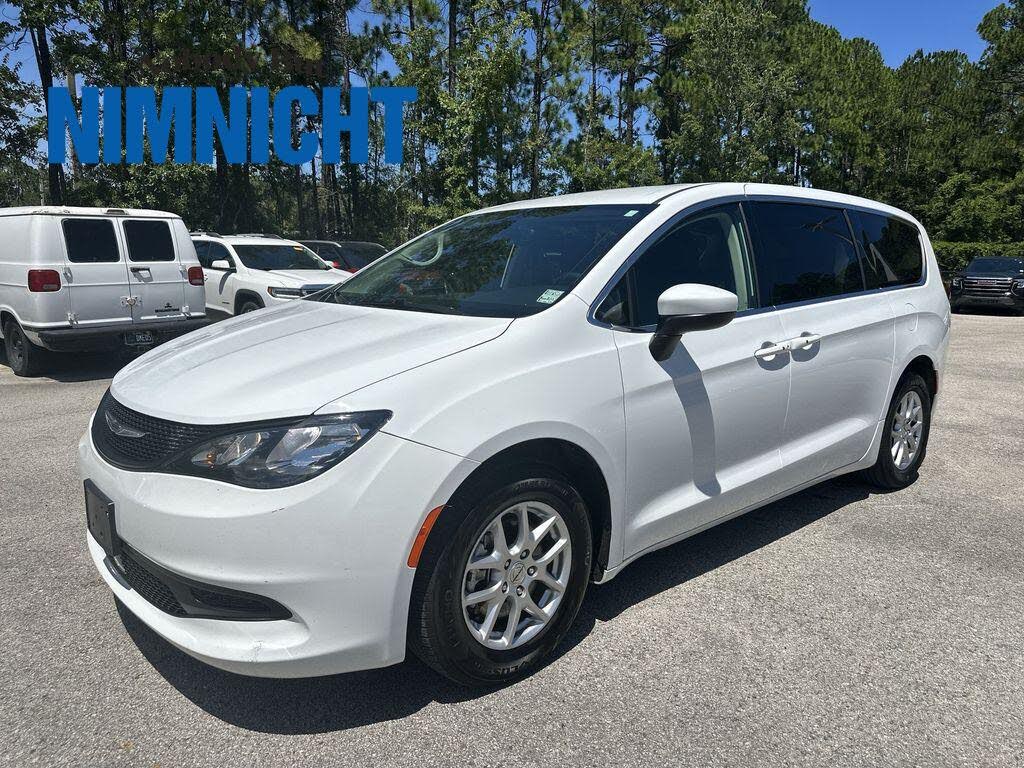 2023 Chrysler Voyager LX Fleet
