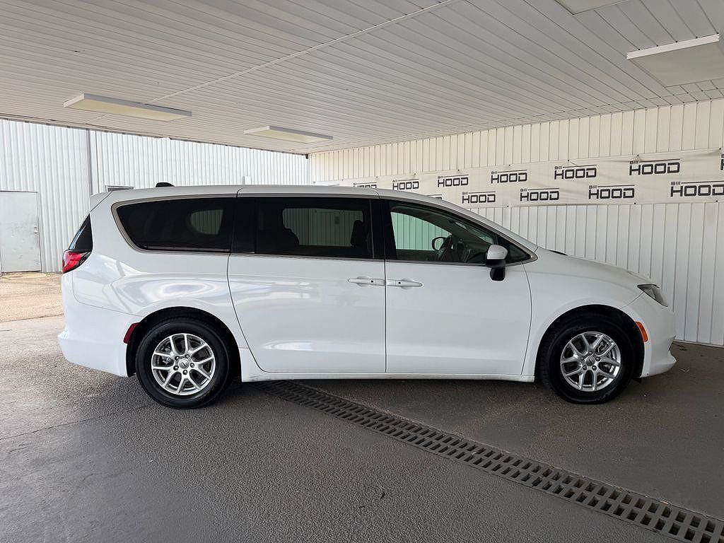 2023 Chrysler Voyager LX Fleet