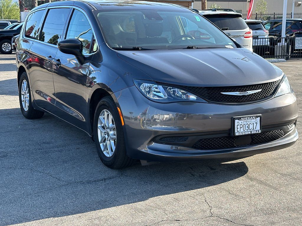 2023 Chrysler Voyager LX Fleet