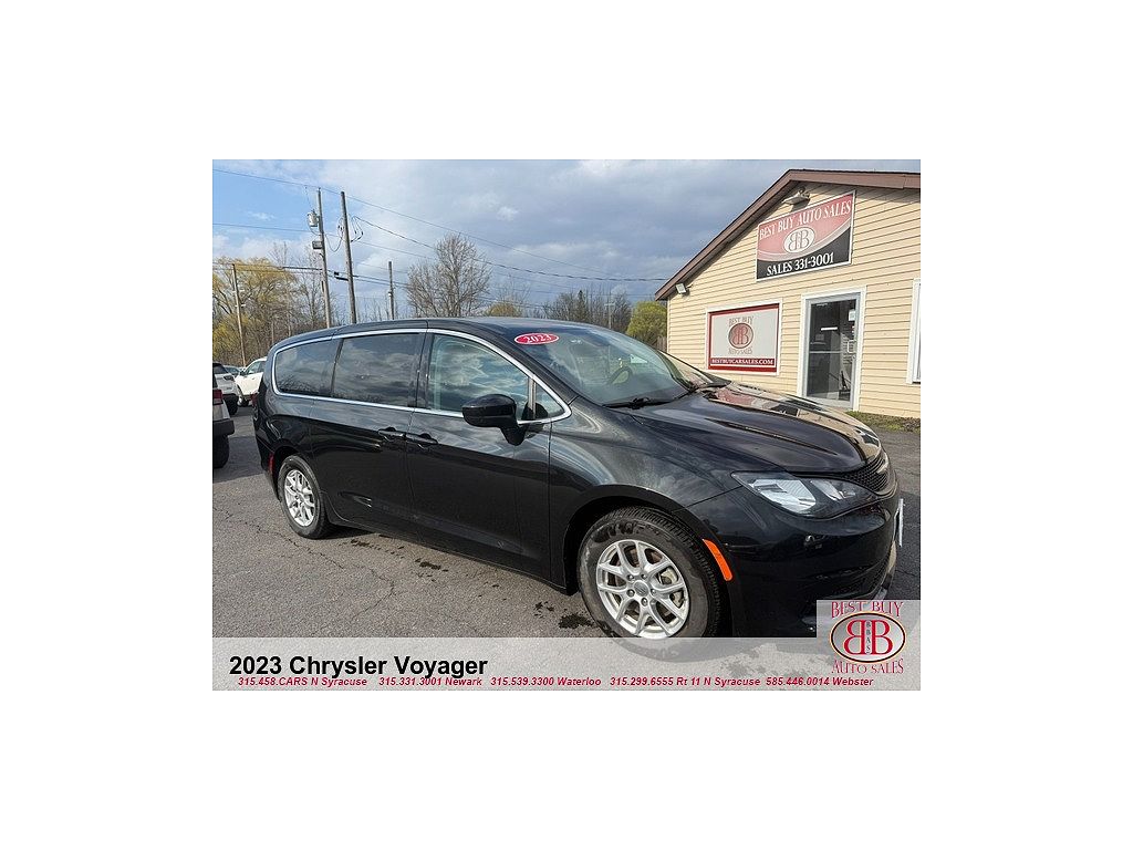 2023 Chrysler Voyager LX Fleet