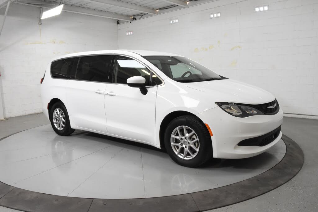2023 Chrysler Voyager LX Fleet