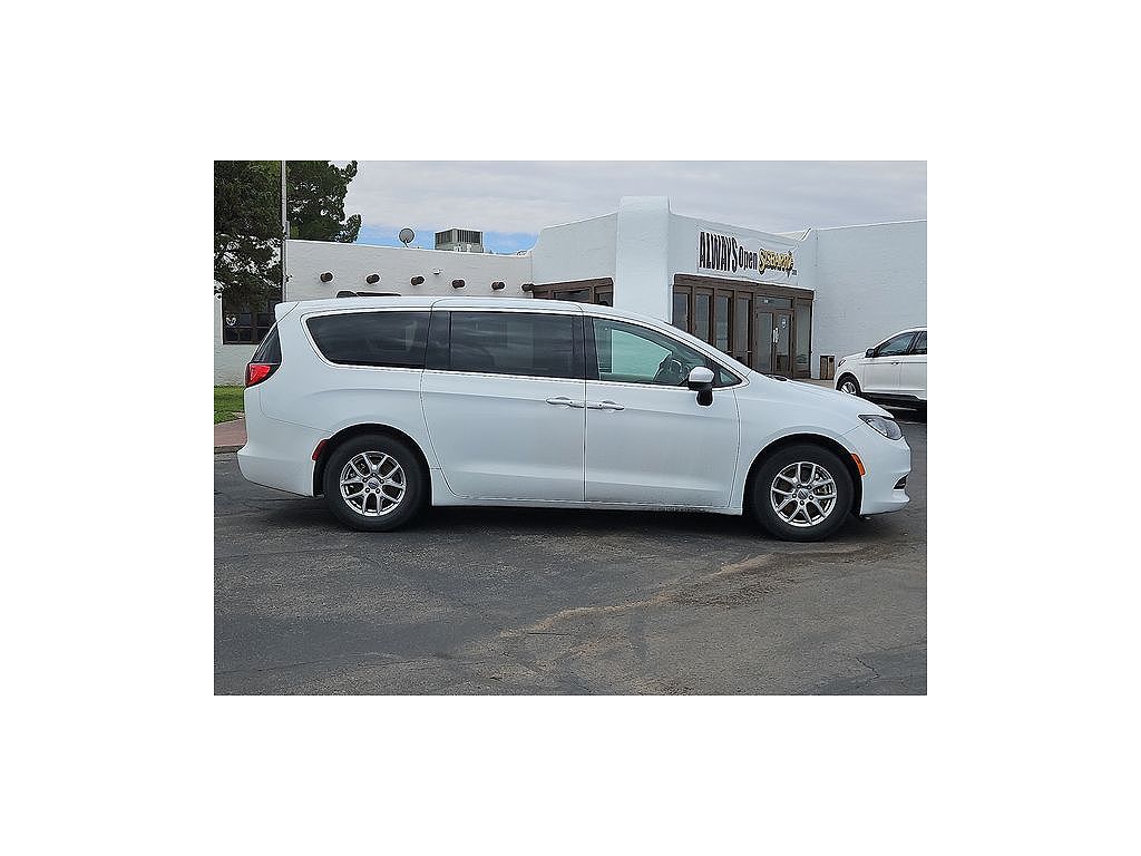 2023 Chrysler Voyager LX Fleet