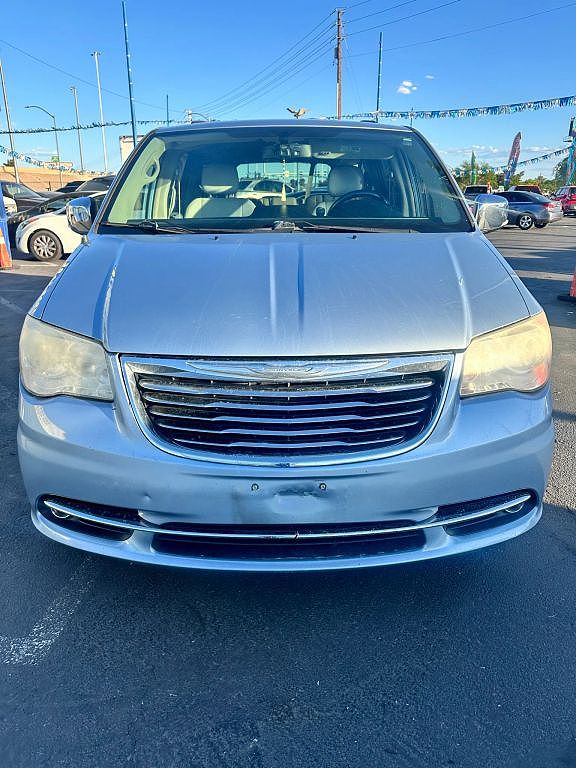 2013 Chrysler Town & Country Touring-L
