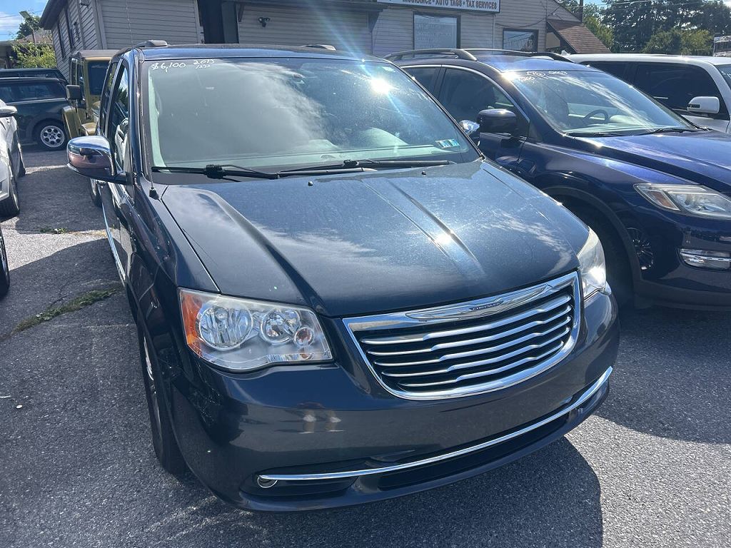 2013 Chrysler Town & Country Touring-L