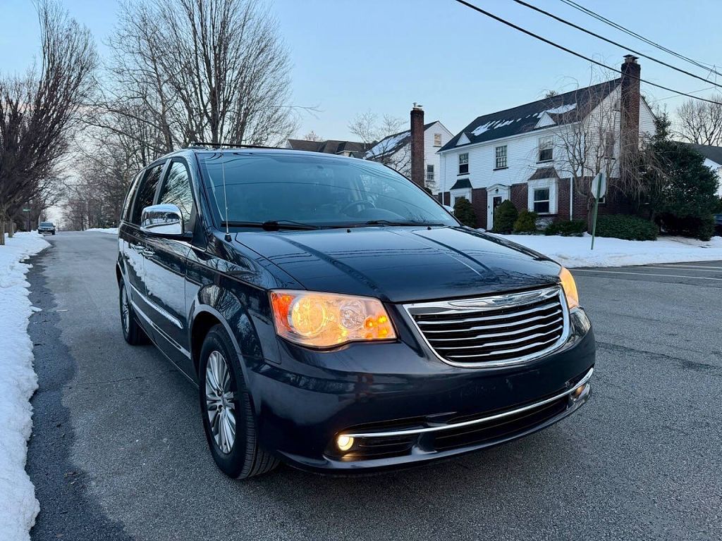 2014 Chrysler Town & Country Touring-L