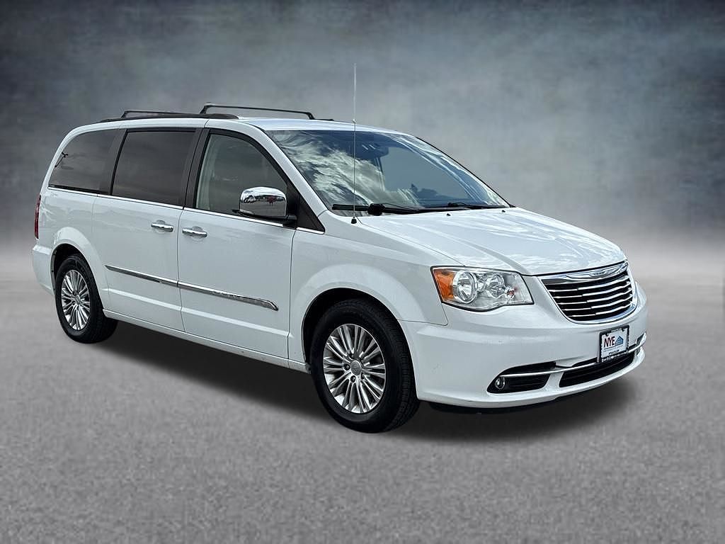 2015 Chrysler Town & Country Touring-L