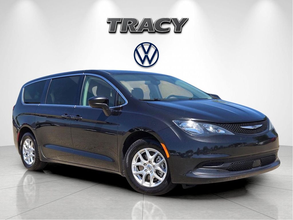 2022 Chrysler Voyager LX Fleet