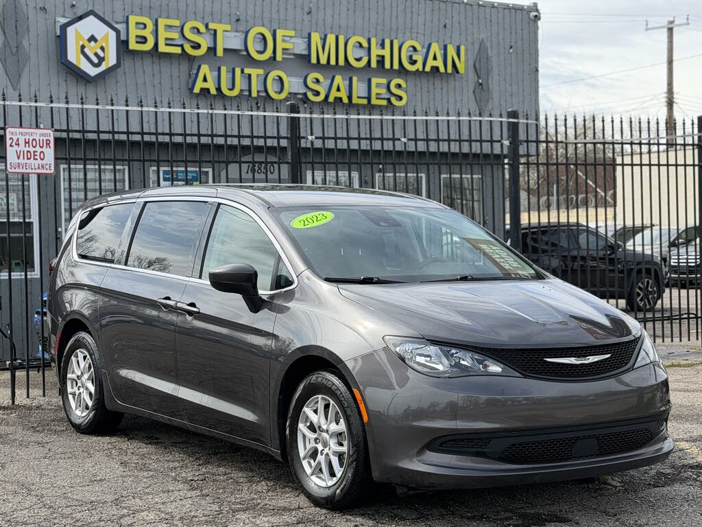 2023 Chrysler Voyager LX Fleet