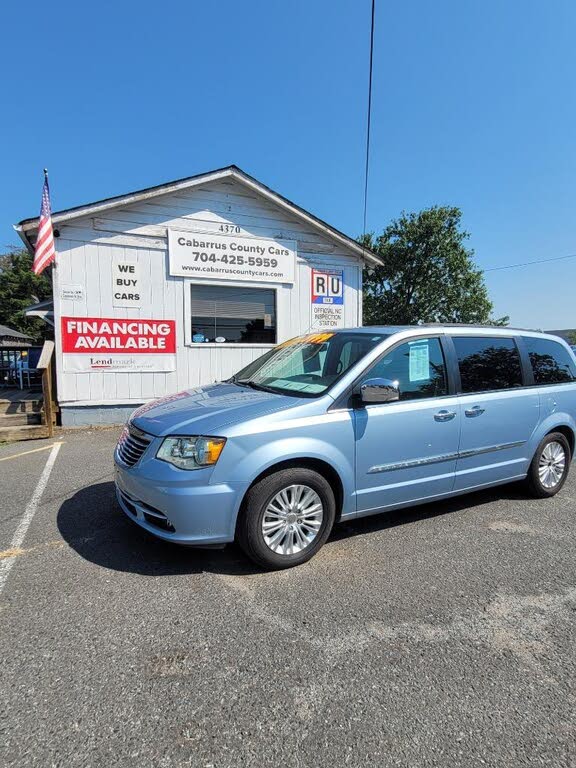 2012 Chrysler Town and Country Touring-L