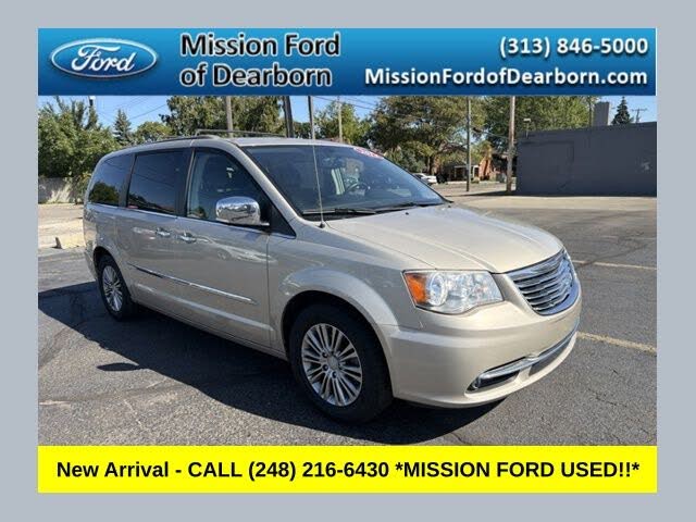 2014 Chrysler Town and Country Touring-L