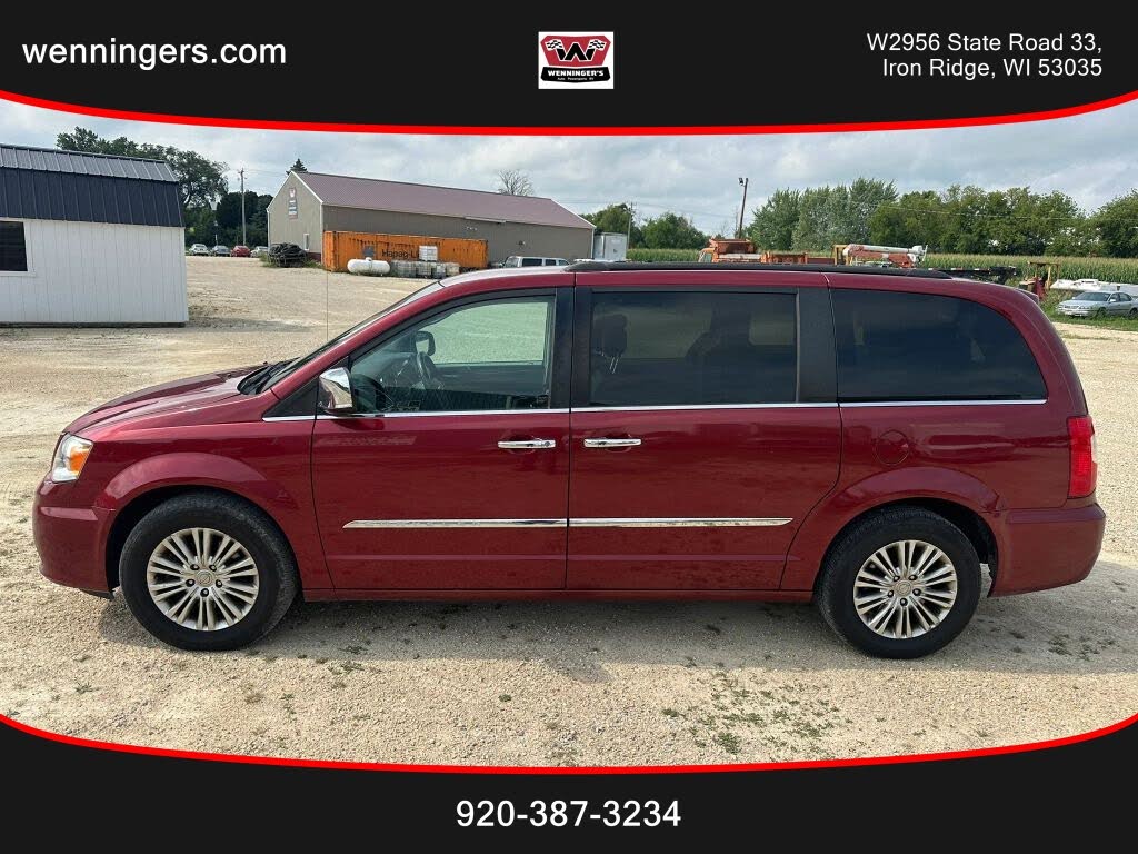 2015 Chrysler Town and Country Touring-L