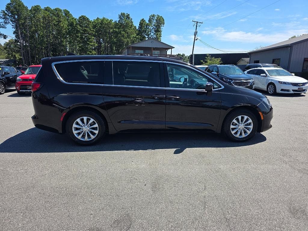 2018 Chrysler Pacifica LX