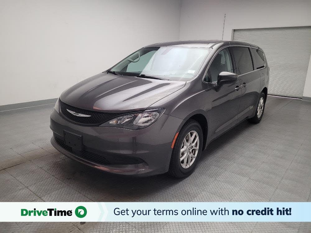 2021 Chrysler Voyager LX