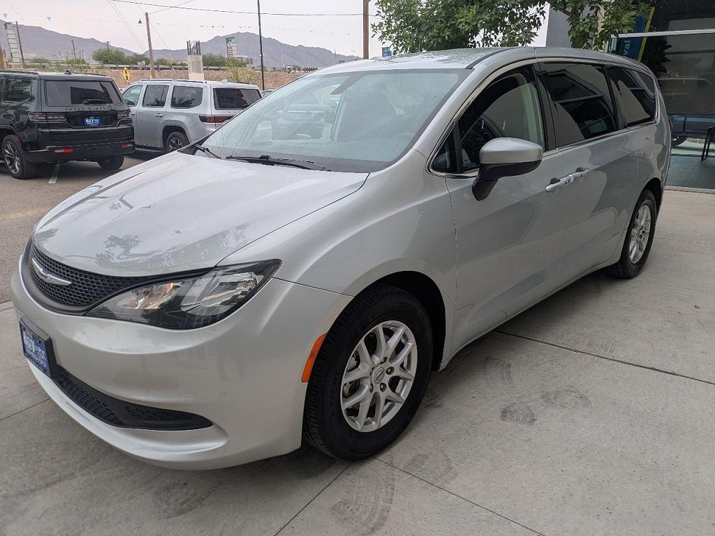 2022 Chrysler Voyager LX Fleet