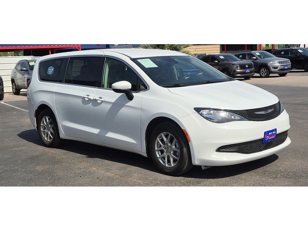 2023 Chrysler Voyager LX Fleet