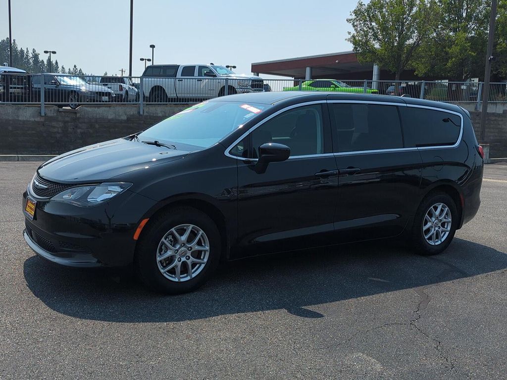 2023 Chrysler Voyager LX Fleet