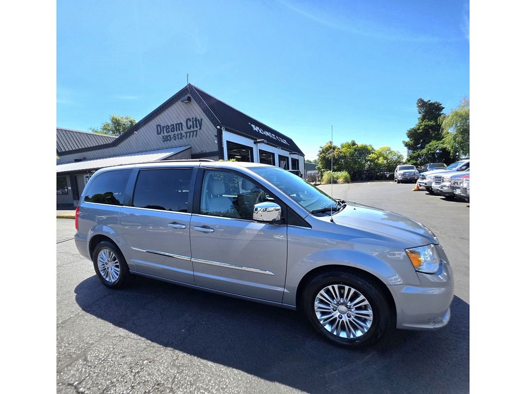 2015 Chrysler Town & Country Touring-L