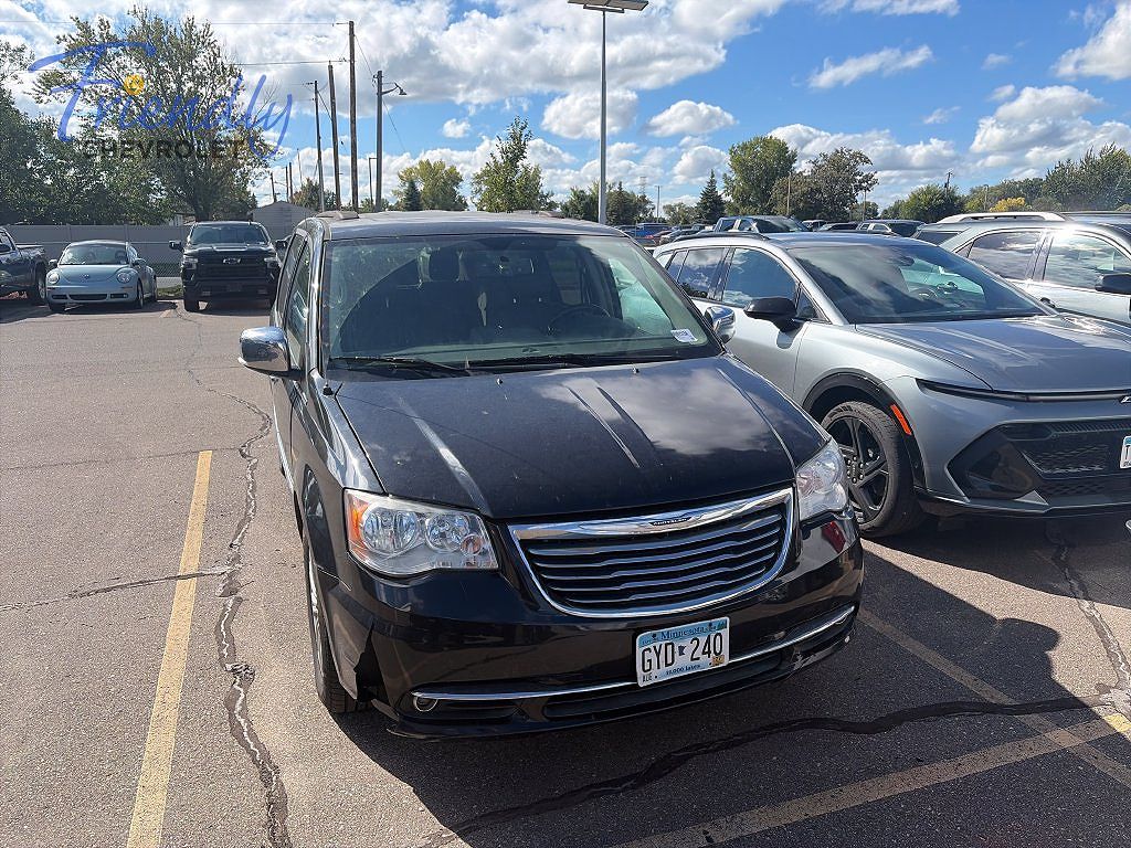 2015 Chrysler Town & Country Touring-L