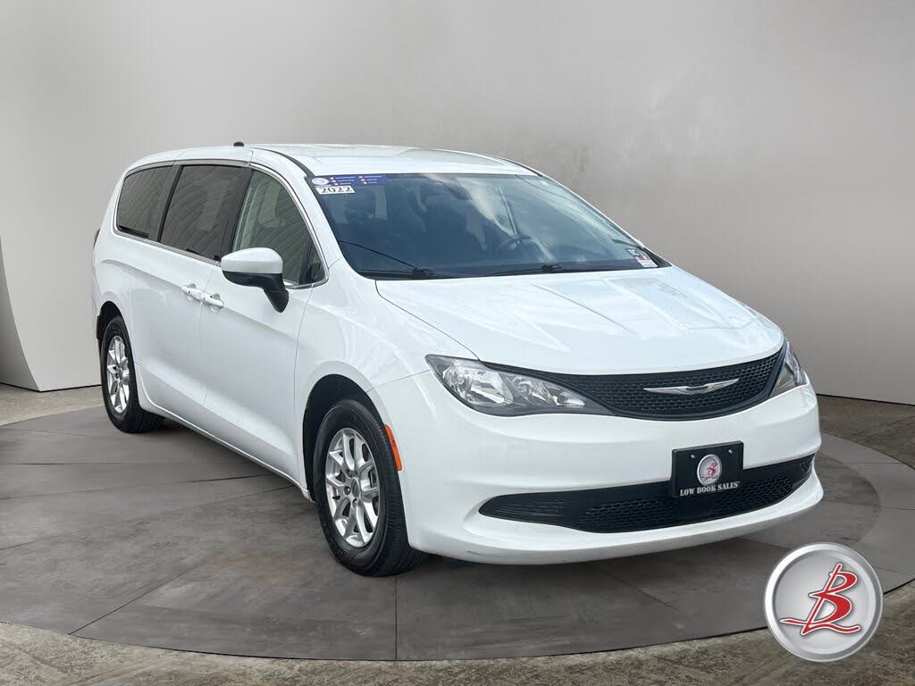 2022 Chrysler Voyager LX Fleet