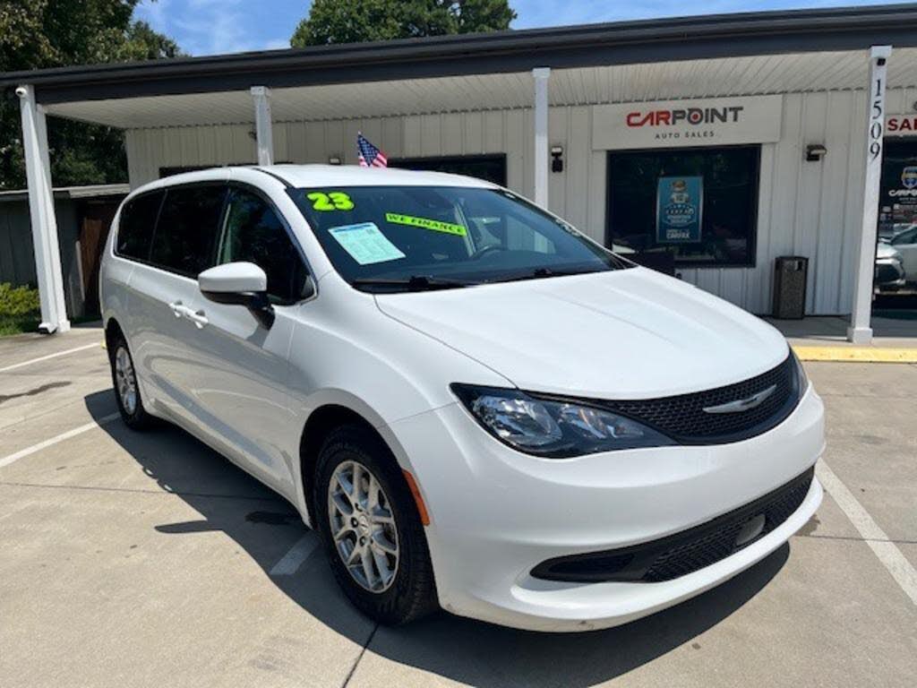2023 Chrysler Voyager LX Fleet