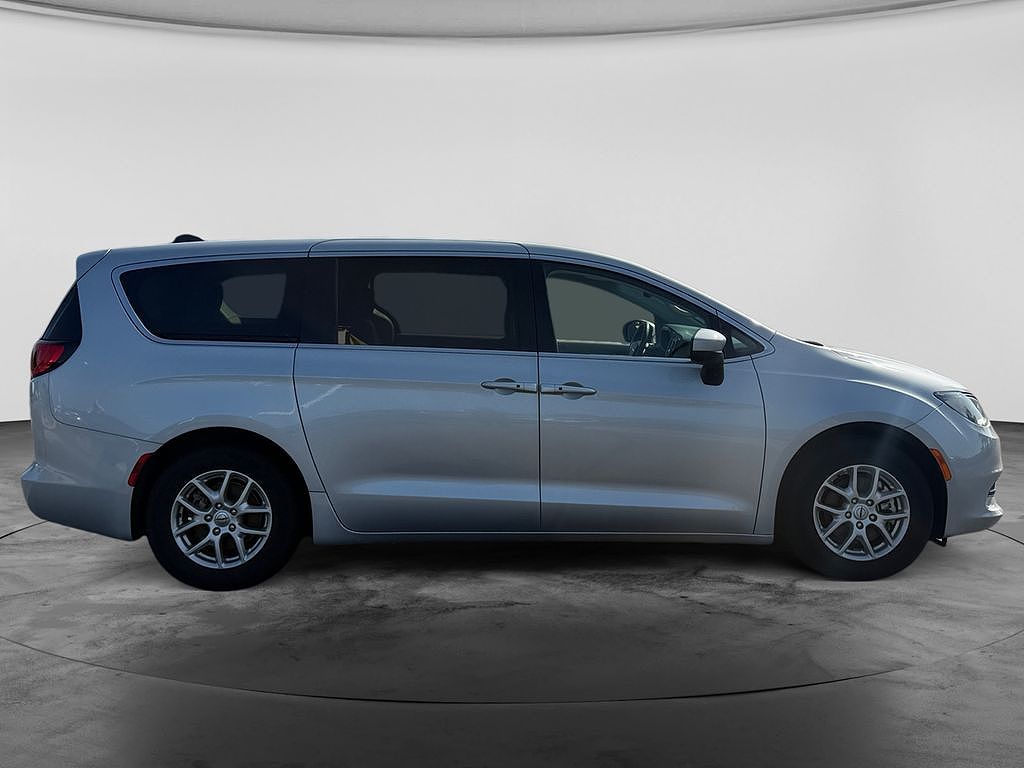 2023 Chrysler Voyager LX Fleet