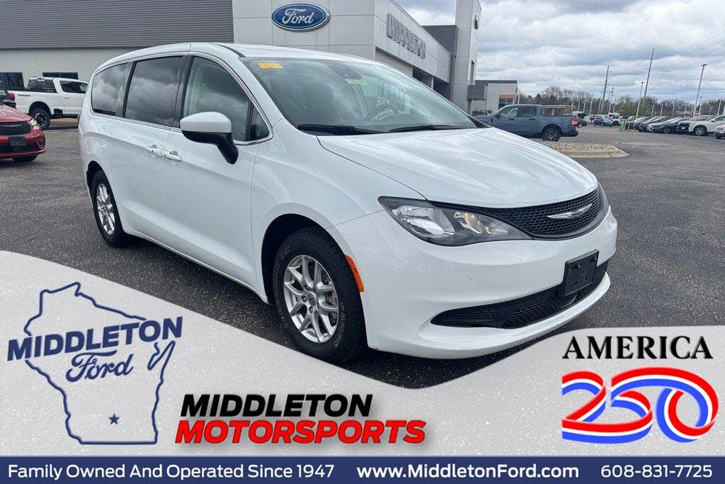 2023 Chrysler Voyager LX Fleet