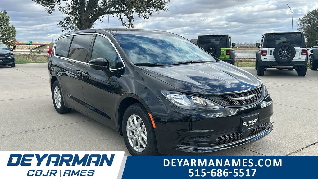 2026 Chrysler Voyager LX