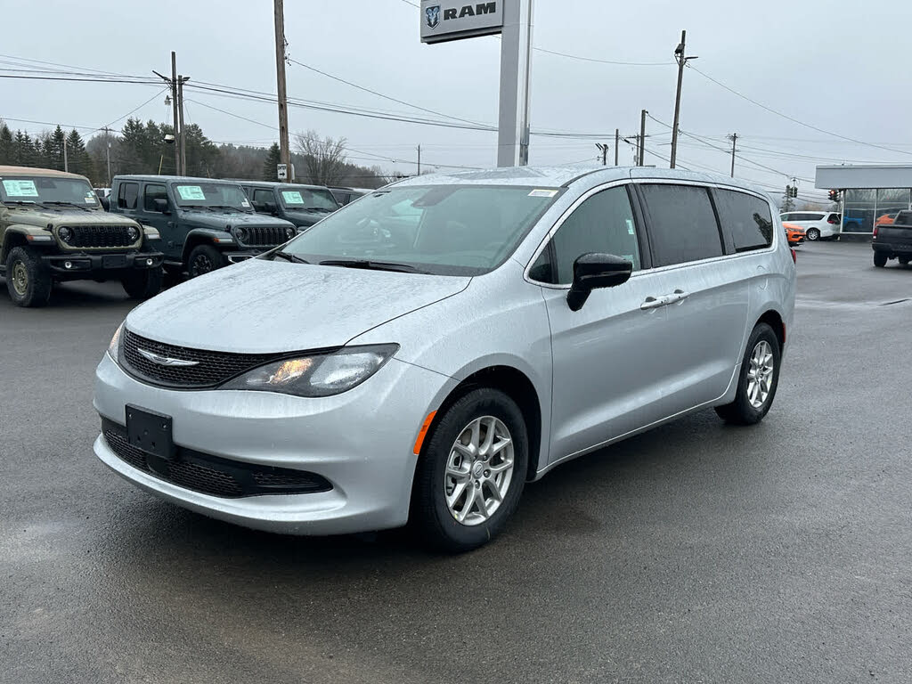 2026 Chrysler Voyager LX