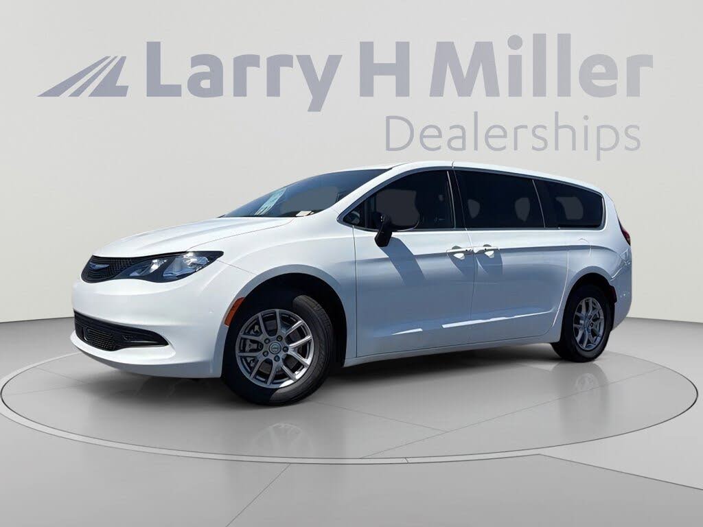 2026 Chrysler Voyager LX