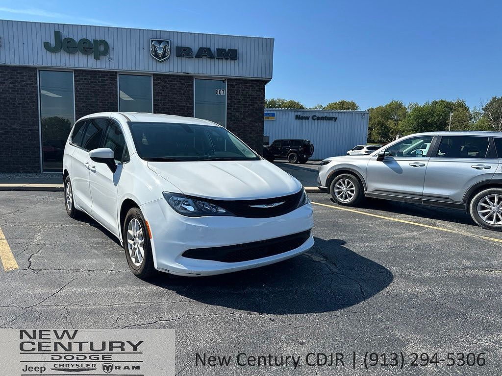 2022 Chrysler Voyager LX Fleet