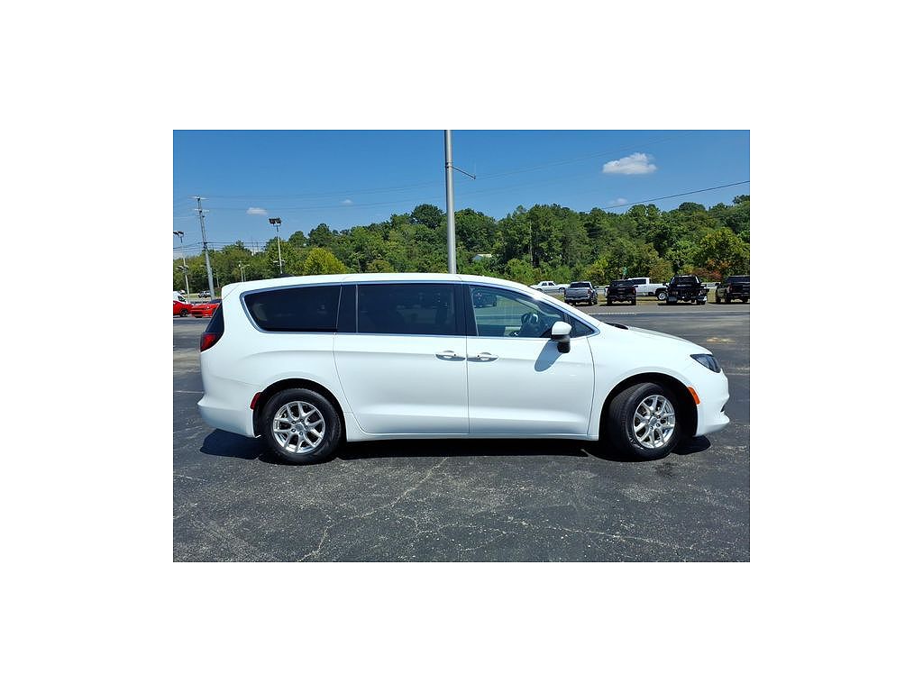 2023 Chrysler Voyager LX Fleet