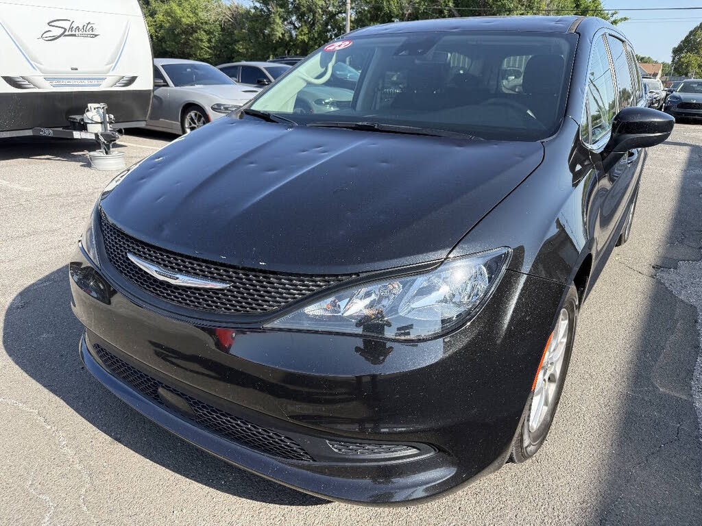 2023 Chrysler Voyager LX Fleet