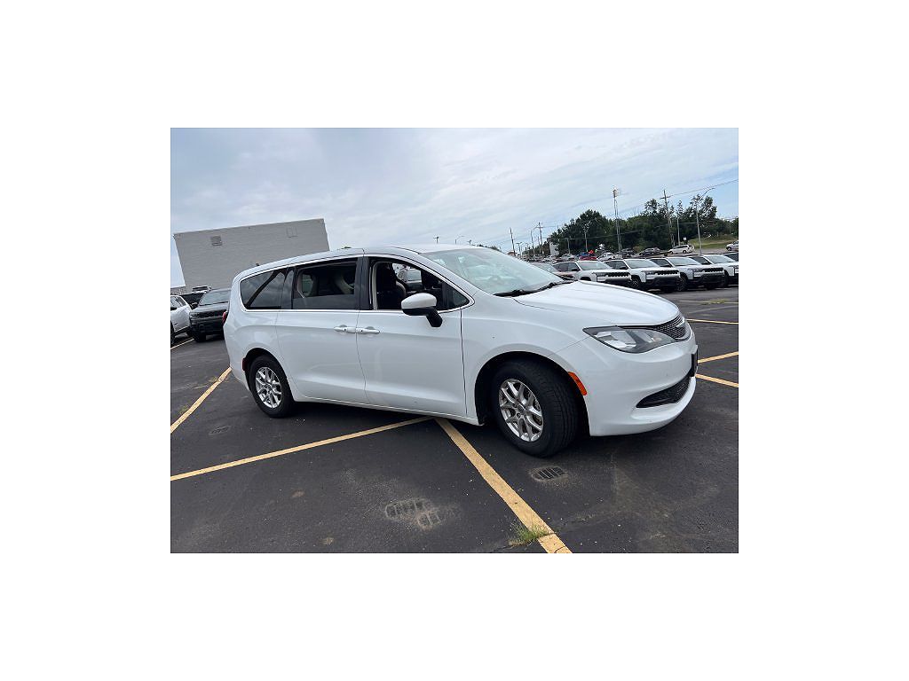 2023 Chrysler Voyager LX Fleet