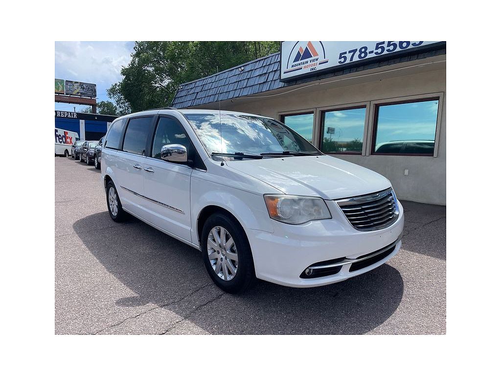 2012 Chrysler Town and Country Touring-L