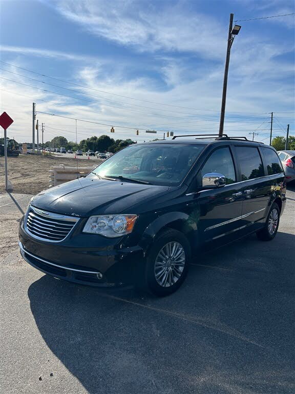 2016 Chrysler Town and Country Anniversary Edition
