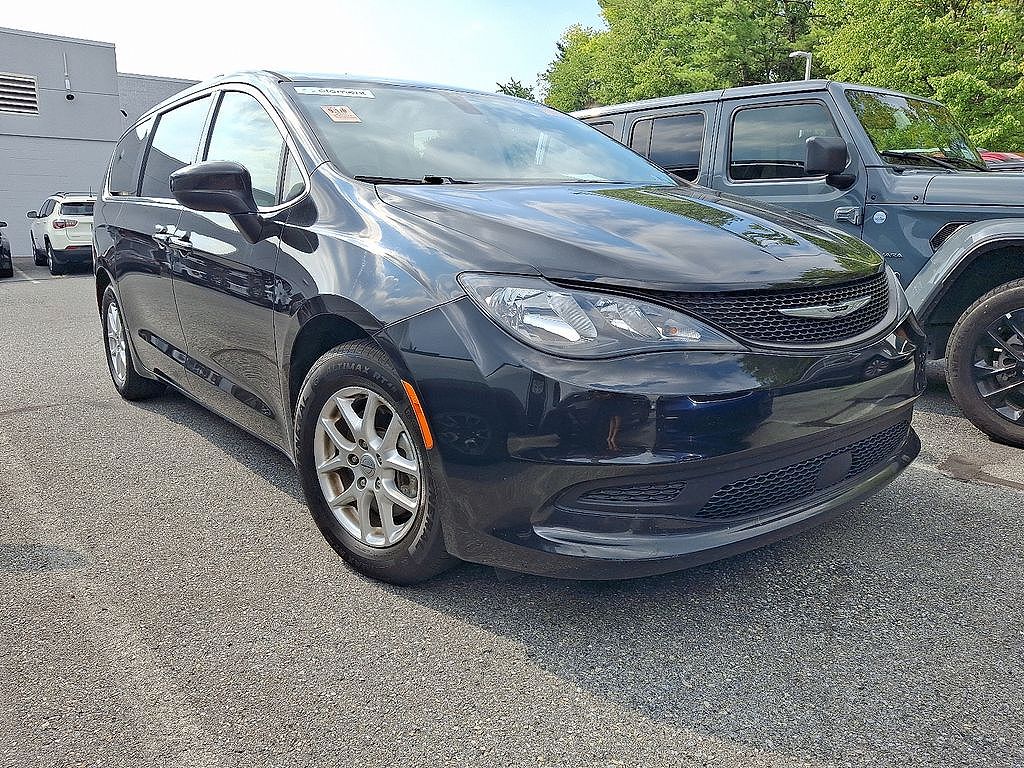 2021 Chrysler Voyager LX