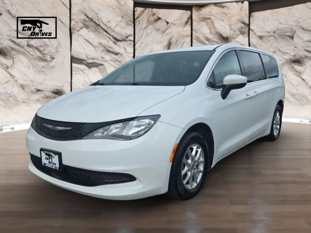 2022 Chrysler Voyager LX Fleet