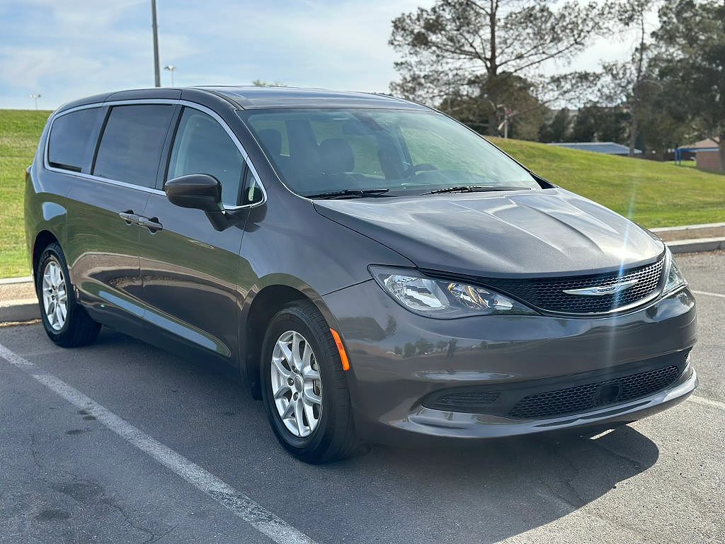 2022 Chrysler Voyager LX Fleet