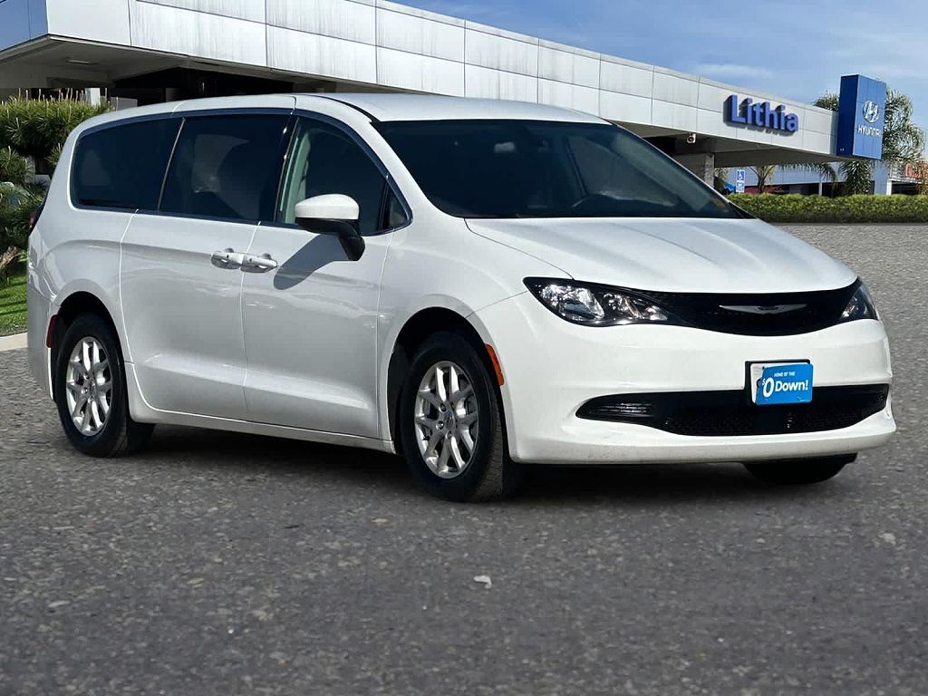 2022 Chrysler Voyager LX Fleet