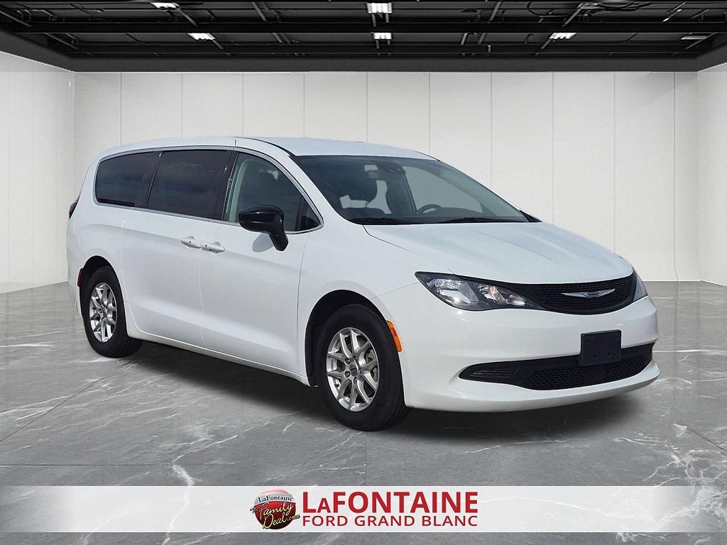 2024 Chrysler Voyager LX