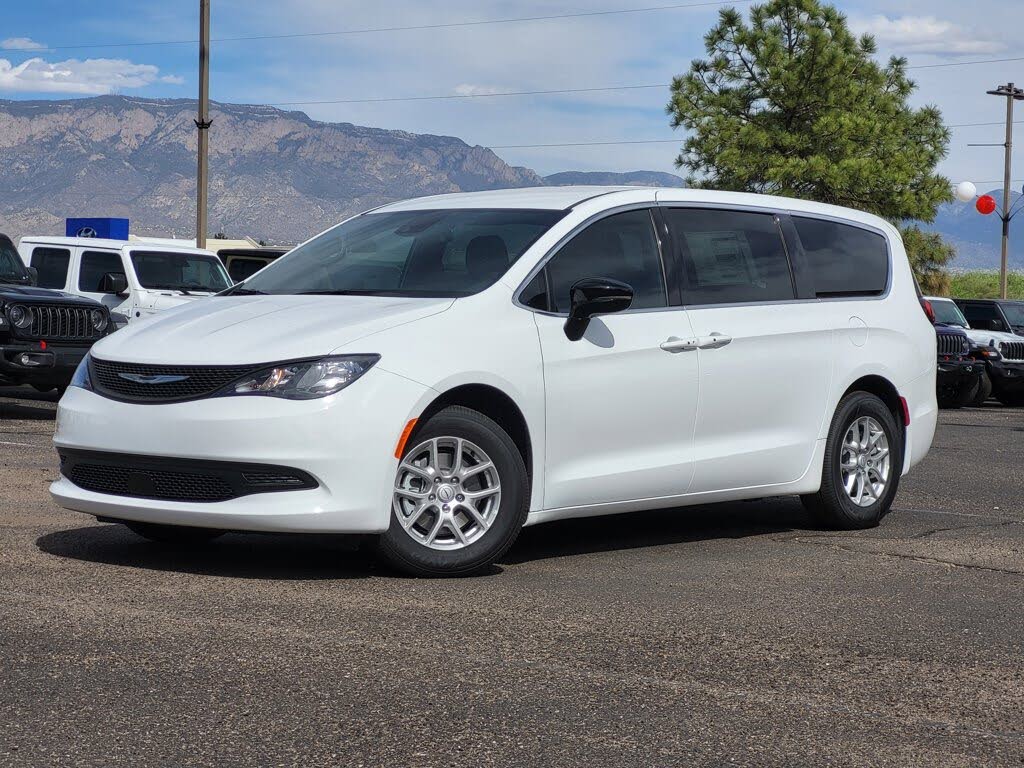 2026 Chrysler Voyager LX