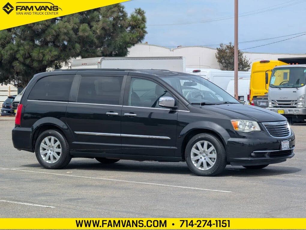 2012 Chrysler Town and Country Touring-L