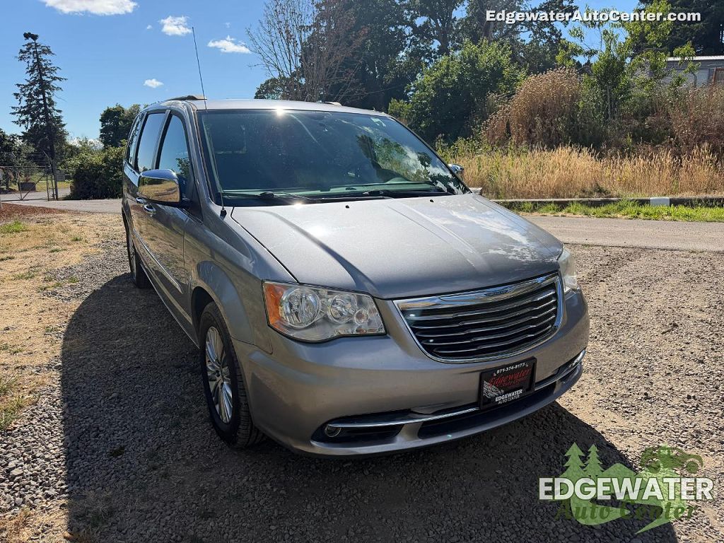 2014 Chrysler Town & Country Touring-L