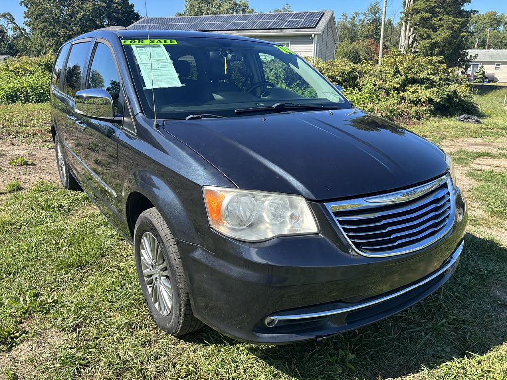 2014 Chrysler Town & Country Touring-L