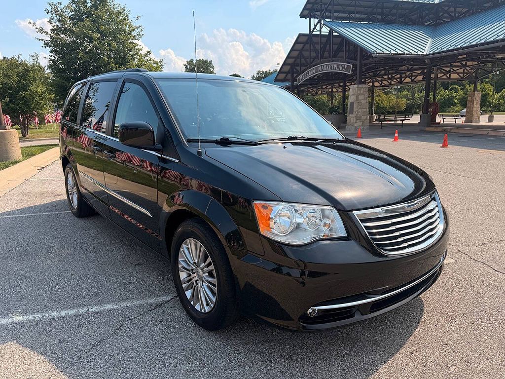 2015 Chrysler Town & Country Touring-L