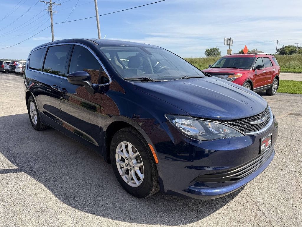 2020 Chrysler Voyager LX