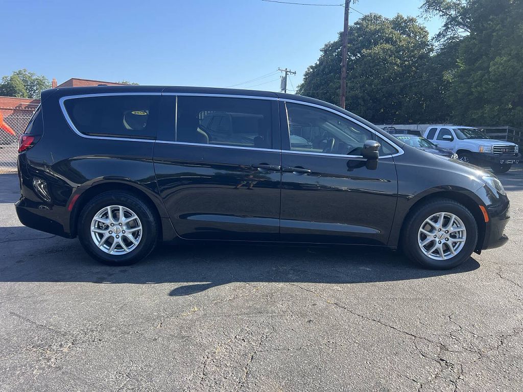 2022 Chrysler Voyager LX Fleet